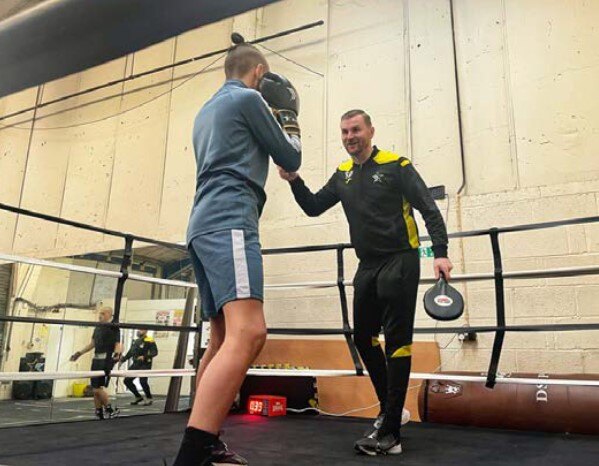 Two males boxing at Brightstar Boxing Academy